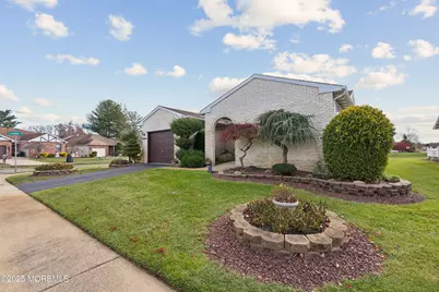 1 Suffolk Way, Marlboro Township, NJ 07746 - Photo 4