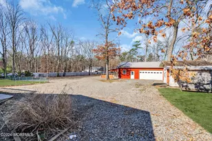 592 Whitecomb St, Jackson, NJ 08527 - Photo 2