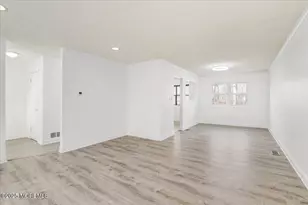 12 Lone Star Ln, Manalapan Township, NJ 07726 - Photo 6