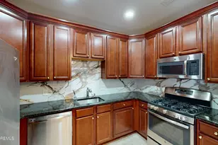 112 Regency Ct, Morganville, NJ 07751 - Photo 4