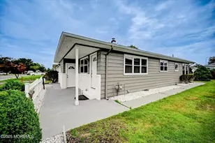 426 Saint Thomas Dr N, Toms River Township, NJ 08757 - Photo 6