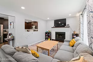 573 Sumner Ave, Belford, NJ 07718 - Photo 6