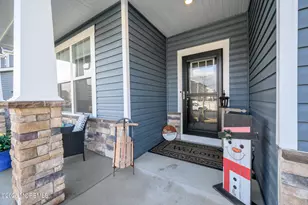 27 Payton Dr, Manahawkin, NJ 08050 - Photo 2