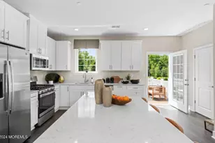 32 Primrose Ct, Manalapan Township, NJ 07726 - Photo 4