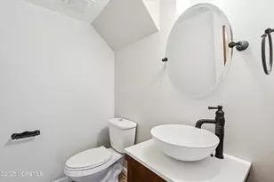 36 Farnham Square, Sayreville, NJ 08859 - Photo 18