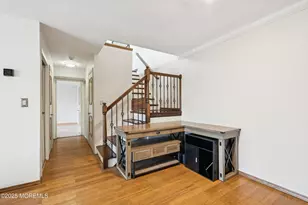 36 Farnham Square, Sayreville, NJ 08859 - Photo 16