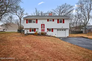 134 Darien Rd, Howell Township, NJ 07731 - Photo 2