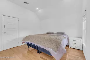 323 Roosevelt Ave, Oakhurst, NJ 07755 - Photo 16