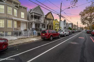 107 Bidwell Ave, Jersey City, NJ 07305 - Photo 4