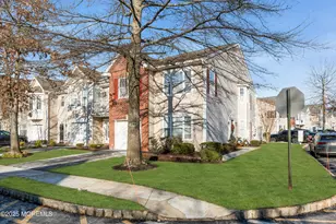 81 Wood Duck Ct, Freehold, NJ 07728 - Photo 4