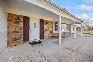 2 Varnum Ln, Manalapan Township, NJ 07726 - Photo 10