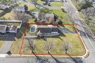 2 Varnum Ln, Manalapan Township, NJ 07726 - Photo 48