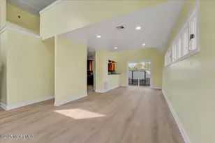 29 Lohsen Ave, Keansburg, NJ 07734 - Photo 4