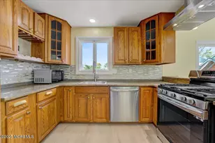 29 Lohsen Ave, Keansburg, NJ 07734 - Photo 12
