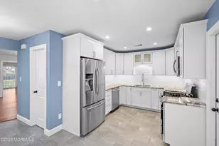 7 Longfellow Ct, Freehold, NJ 07728 - Photo 8