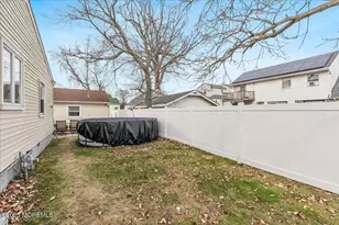 37 Beaconlight Ave, Keansburg, NJ 07734 - Photo 24