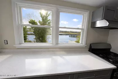 23 Rector Place #B, Red Bank, NJ 07701 - Photo 2