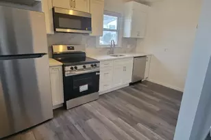 358 Raritan St, South Amboy, NJ 08879 - Photo 2