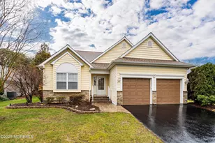 9 Rosewood Dr, Lakewood, NJ 08701 - Photo 2