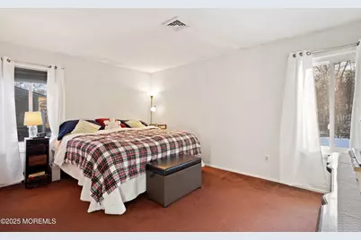 160 Glendale Drive, Freehold, NJ 07728 - Photo 18