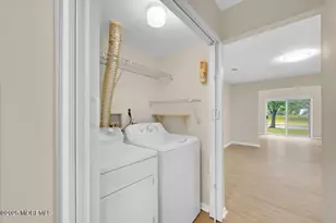 4 Cooper Ct, Freehold, NJ 07728 - Photo 12