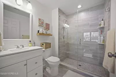 39 Des Moines Court, Tinton Falls, NJ 07712 - Photo 18