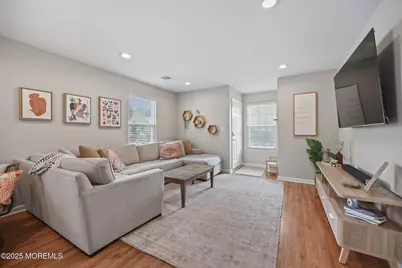 39 Des Moines Court, Tinton Falls, NJ 07712 - Photo 4