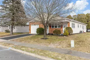 18 La Terraza Dr, Toms River Township, NJ 08757 - Photo 2