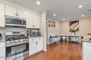 208 Haverford Ct, Aberdeen Township, NJ 07747 - Photo 18