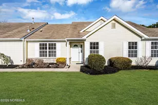 16 Rosewood Ct, Lakewood, NJ 08701 - Photo 2