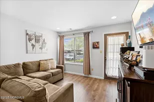 425 Winterberry Ct, Howell Township, NJ 07731 - Photo 6