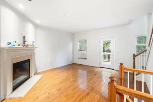 39 W Aspen Way, Aberdeen Township, NJ 07747 - Photo 8