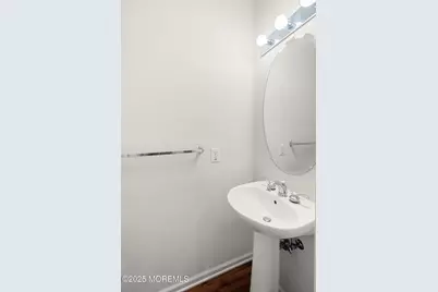 39 W Aspen Way, Aberdeen Township, NJ 07747 - Photo 10