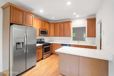 39 W Aspen Way, Aberdeen Township, NJ 07747 - Photo 2