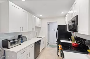 125 Amberly Dr, Manalapan Township, NJ 07726 - Photo 10