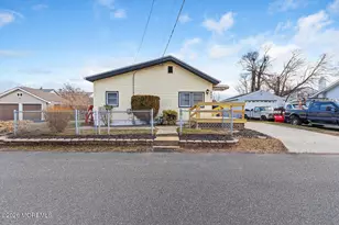 104 Roosevelt Ave, Laurence Harbor, NJ 08879 - Photo 18