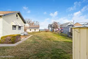 104 Roosevelt Ave, Laurence Harbor, NJ 08879 - Photo 20