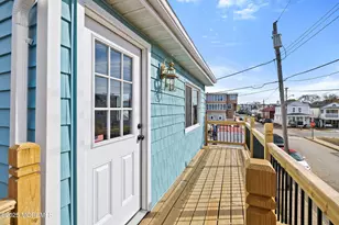 11 Cheerful Pl, Highlands, NJ 07732 - Photo 4