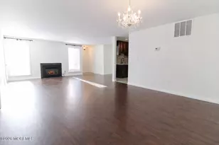 455 Hawthorne Pl, Morganville, NJ 07751 - Photo 4