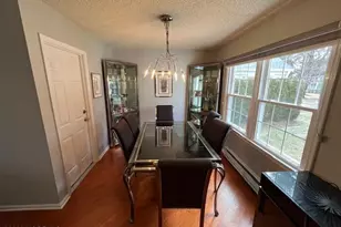 718 Victoria Ct, Monroe Township, NJ 08831 - Photo 6