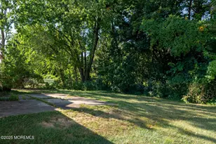 16 Moak Dr, Hazlet Township, NJ 07730 - Photo 2