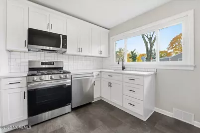 56 Plum Street, Tinton Falls, NJ 07724 - Photo 10