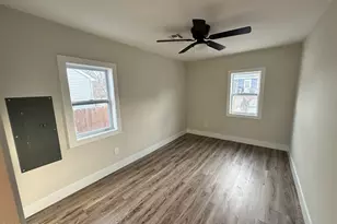 888 State Route 35, Laurence Harbor, NJ 08879 - Photo 16