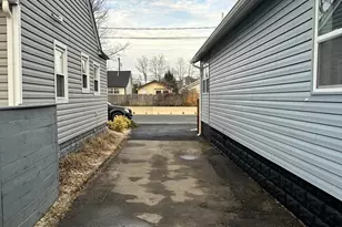 888 State Route 35, Laurence Harbor, NJ 08879 - Photo 24