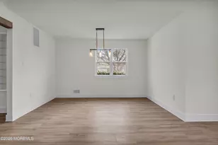 7 Morden Close, Freehold, NJ 07728 - Photo 6