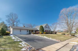 2 Brentwood Rd, Matawan, NJ 07747 - Photo 2