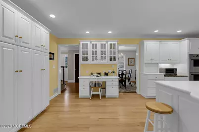 32 Glen Oak Drive, Middletown, NJ 07748 - Photo 4