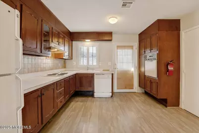 699A Plymouth Drive, Lakewood, NJ 08701 - Photo 8