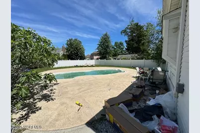 421 W Lincoln Avenue, Oakhurst, NJ 07755 - Photo 8