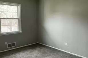 52 Yorke Ct, Freehold, NJ 07728 - Photo 8